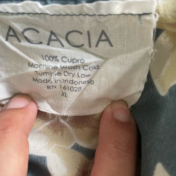 SOLD - Acacia Chey Tank in Tropic 🦋 - Picture 3 of 3